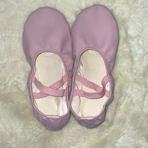 Ballet shoes for girls